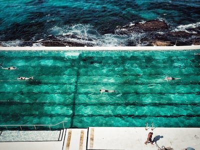 Comment peut-on rattraper une eau de piscine verte ?